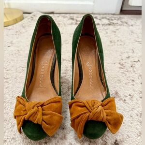 JEFFREY CAMPBELL | Vintage Suede Green and Tan Bow Heels